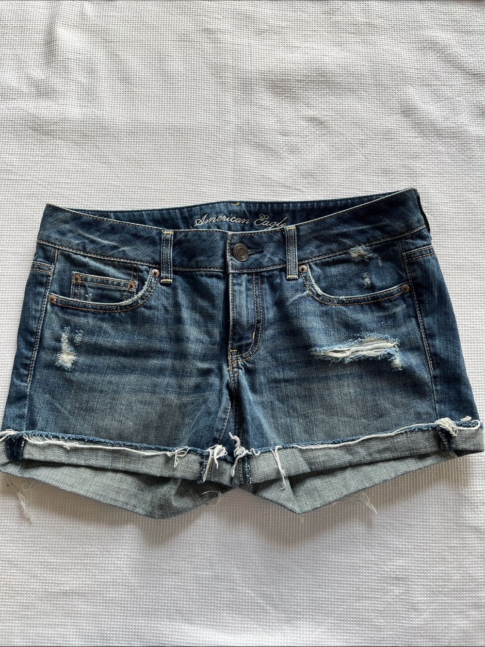 American Eagle Outfitters Distressed Blue Denim Rolled-Hem Shorts size 6